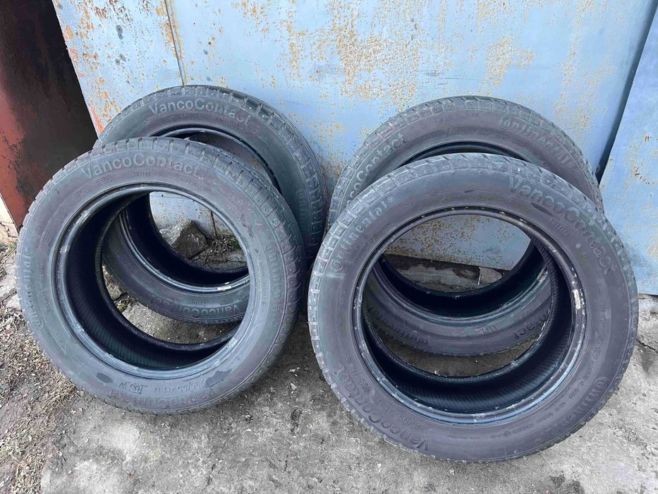 Шини 235 55 R17 Continental VancoContact