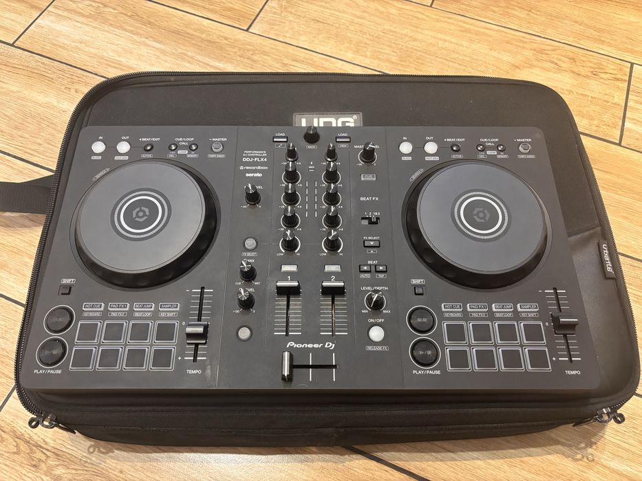 Kontroler Pioneer DDJ FLX4 + UDG Case - igła