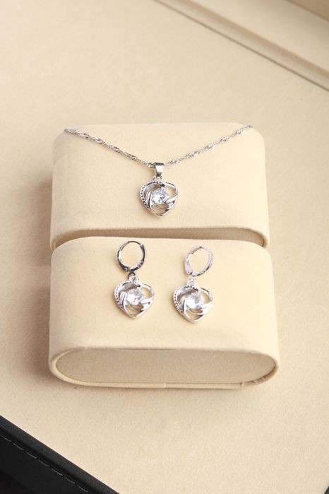 B26 Zestaw biżuteri próba 925, serca z cyrkonią  naszyjnik, kolczyki,