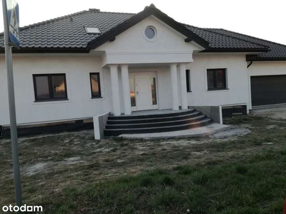 Sprzedam nowoczesny  dom parterowy w Małogoszczu .