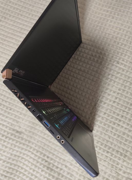 MSI GS75 Stealth 10SF / i7-10875H / RTX 2070 Max-Q / 32GB / 1TB / 240Hz