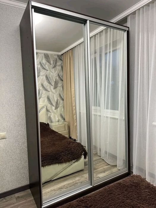 Продам очень хороший шкаф купе