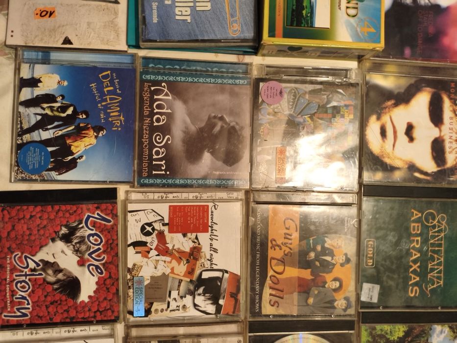 Płyty CD z muzyką 24 sztuki