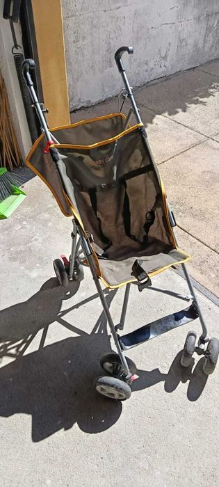 Cadeirinha de passeio bebé