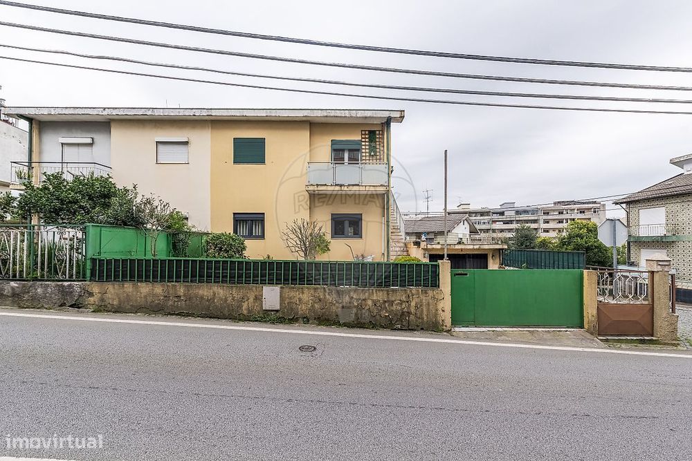 Moradia T4 para venda