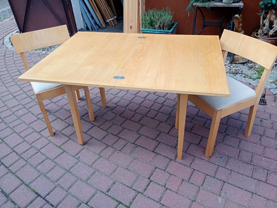 Stół rozkładany Ikea z krzesłami