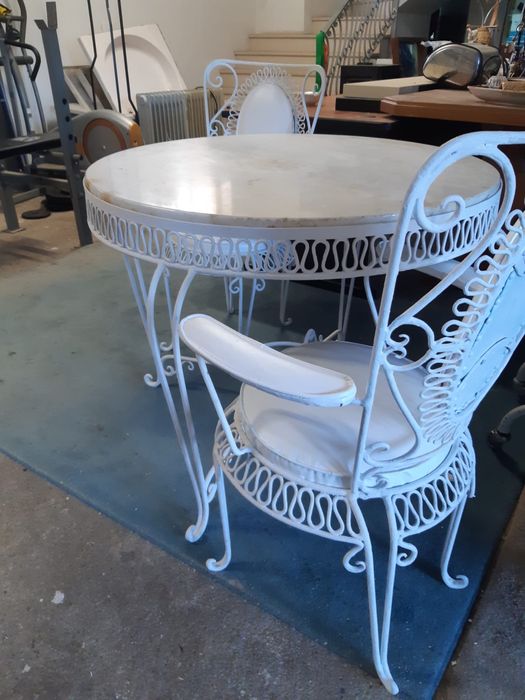 Conjunto restaurado de jardim