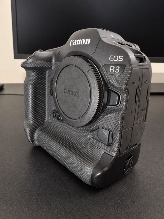Canon EOS R3 body – polska dystrybucja – komplet – 2023 – lewe body