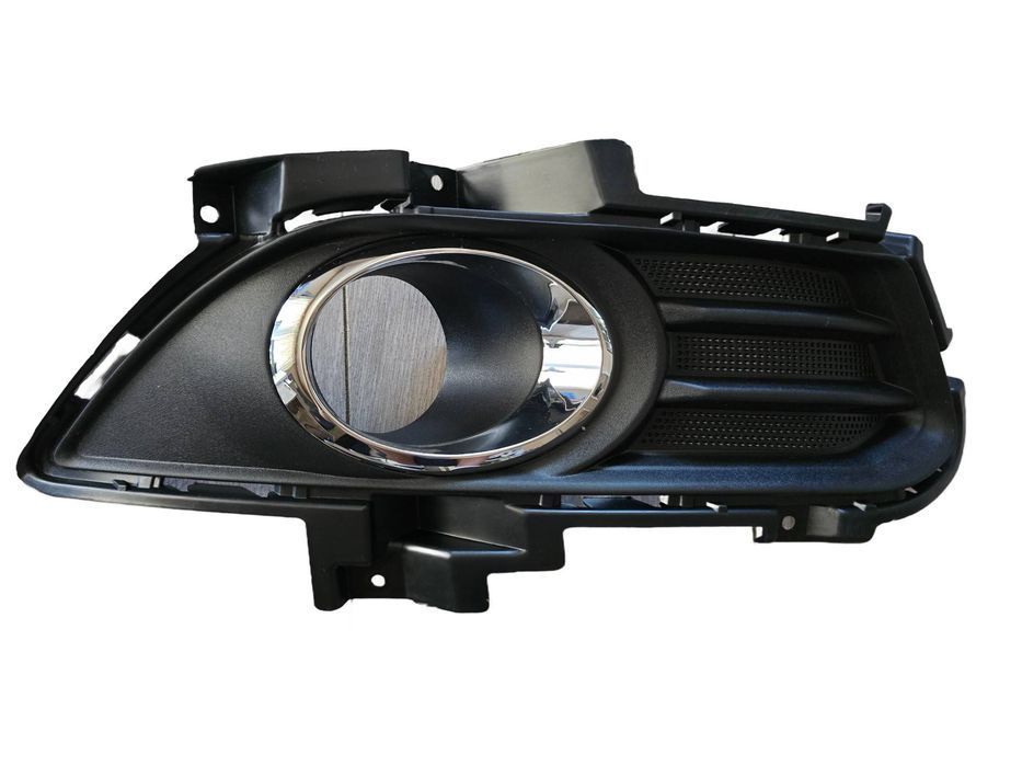 Ford Mondeo 14-22 atrapa kratka w zderzaku prawa
