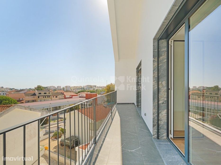 Moradia T4 com piscina e jardim na Amoreira, Cascais