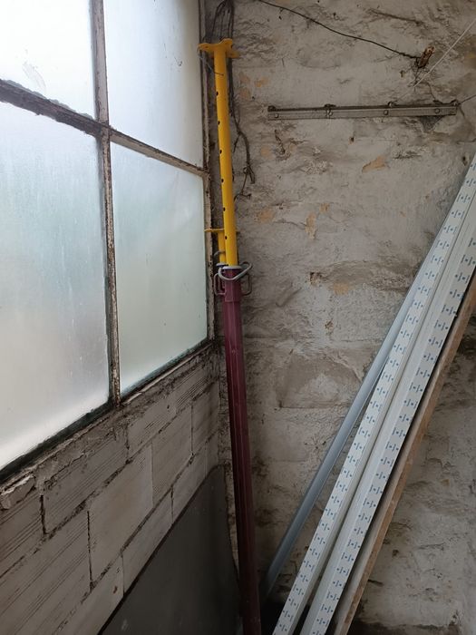 Escoras Metálicas Ajustáveis de Obra - 12€ cada