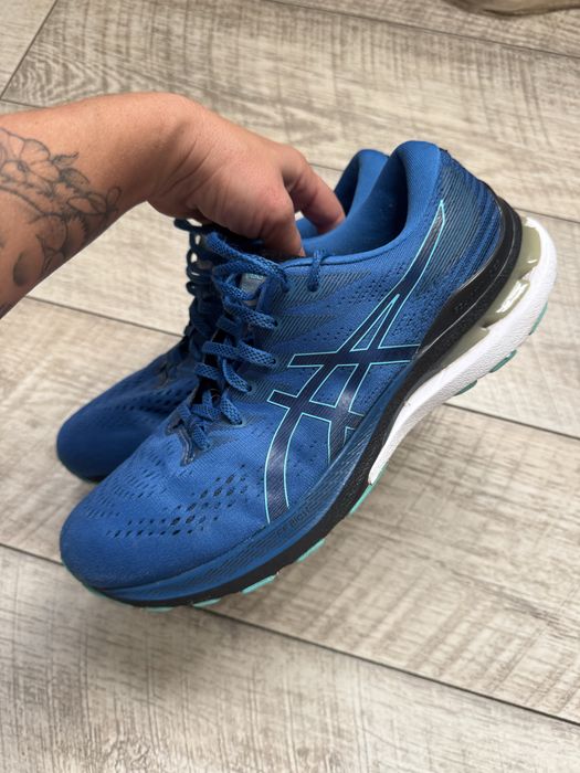 ASICS Gel-Kayano 28  ( 43.5 р )