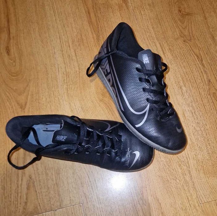 Wygodne czarne  adidasy Nike