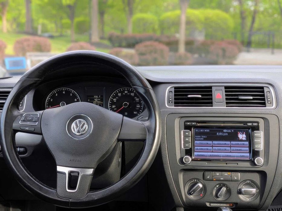 Volkswagen Jetta      2013