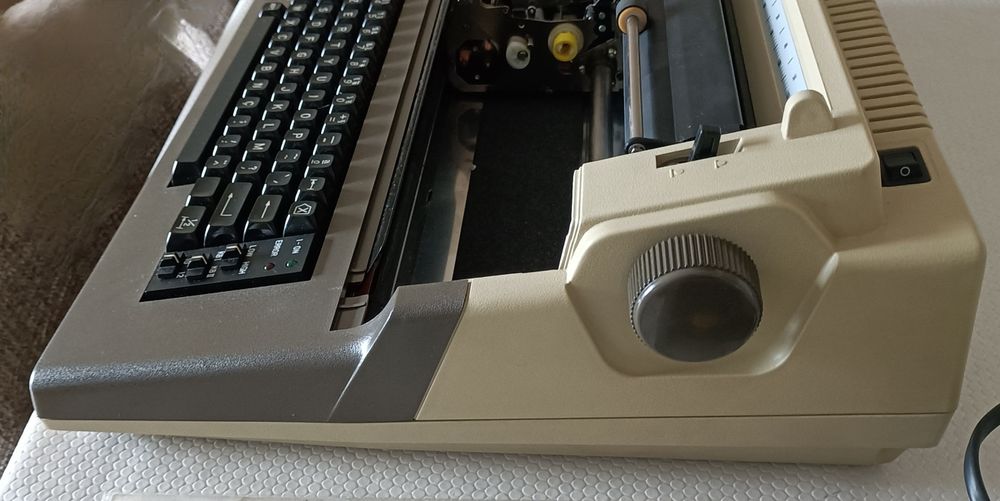 Máquina escrever Facit