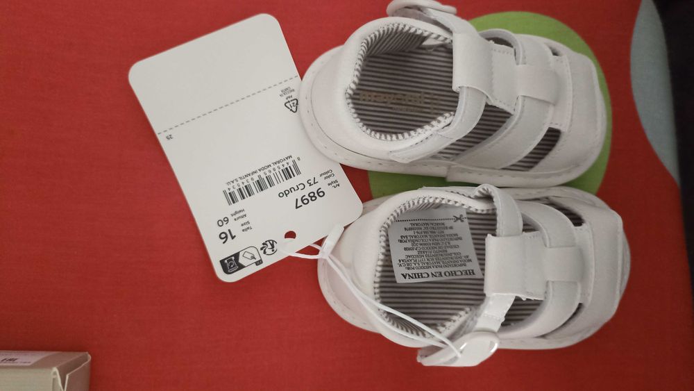 Sandálias recém nascida