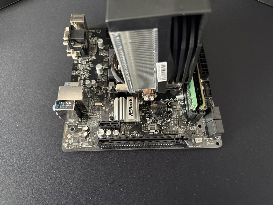 Plyta główna ASROCK + i5 9500+ 16gb ram