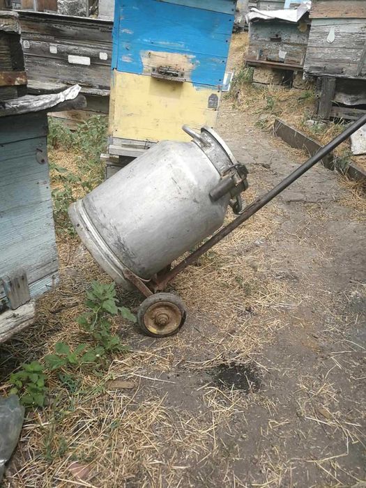 Продаж пасічного інвентаря