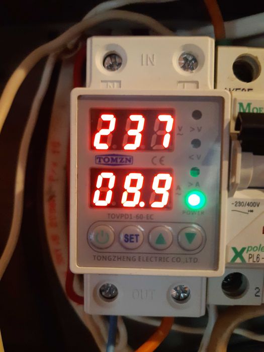 Реле напряжения  220В  PROTEKTOR 63A