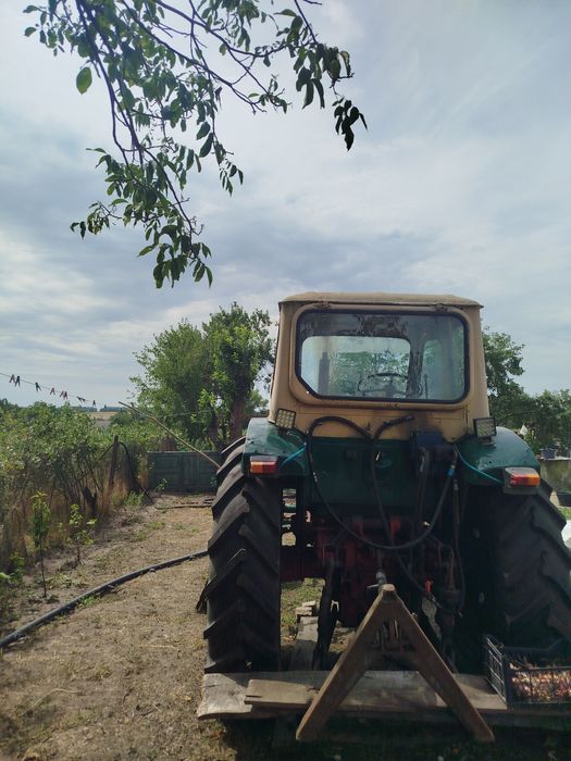 Трактор ЮМЗ 6 в хорошому стані