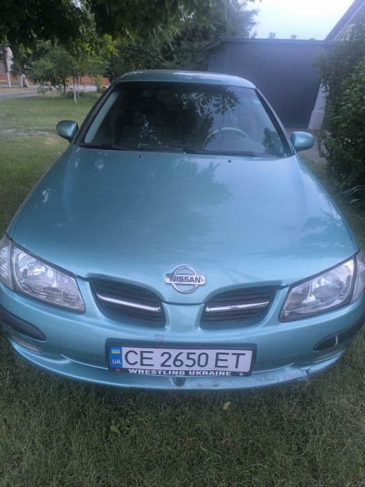 Автомобіль нісан альмера
