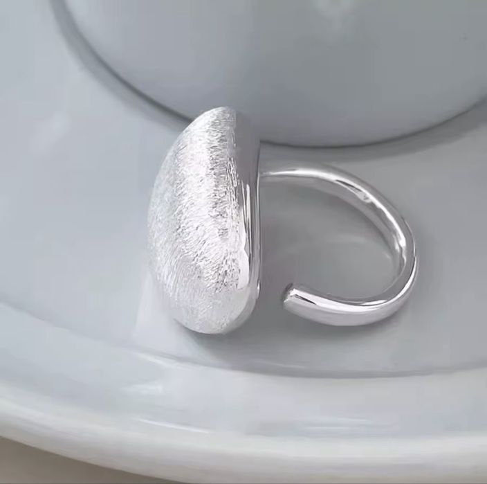 Срібна масивна каблучка, Chutttyevo