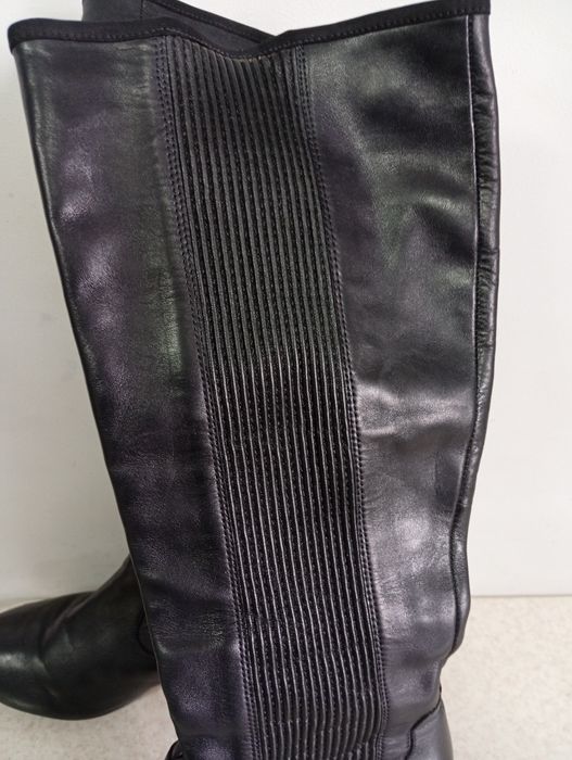 Сапоги женские кожаные.