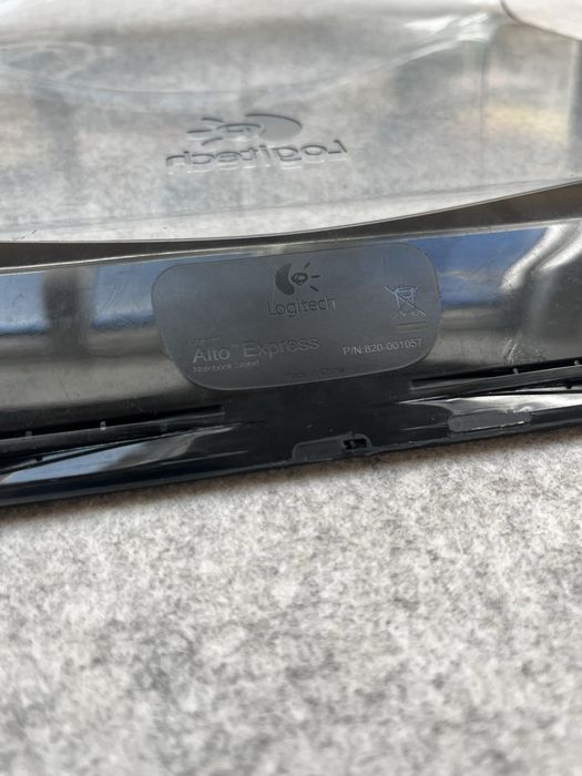 Logitech Base Stand para Portátil em Acrílico e Silicone