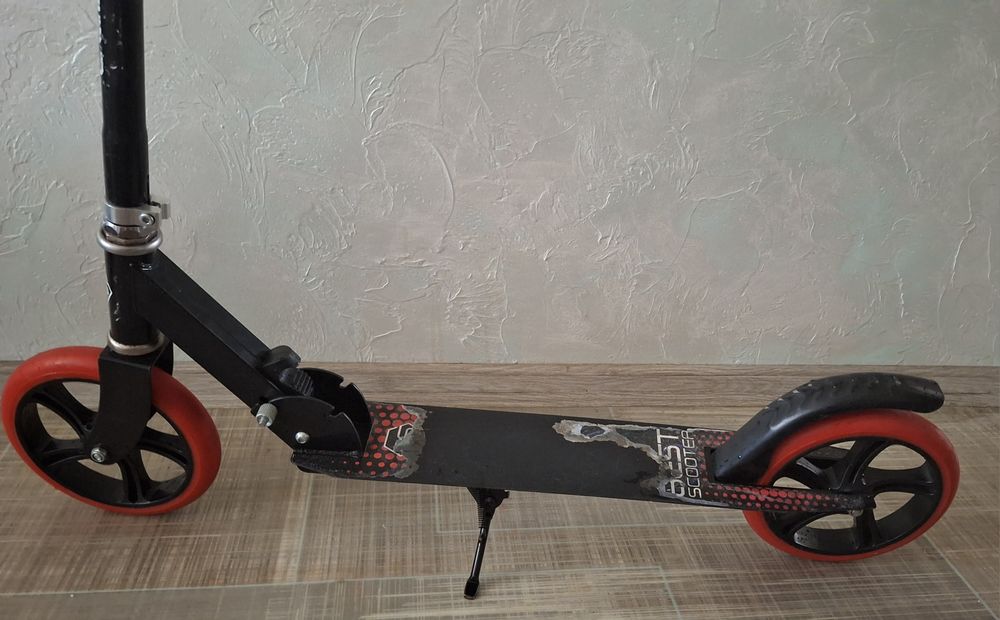 Дитячий  самокат