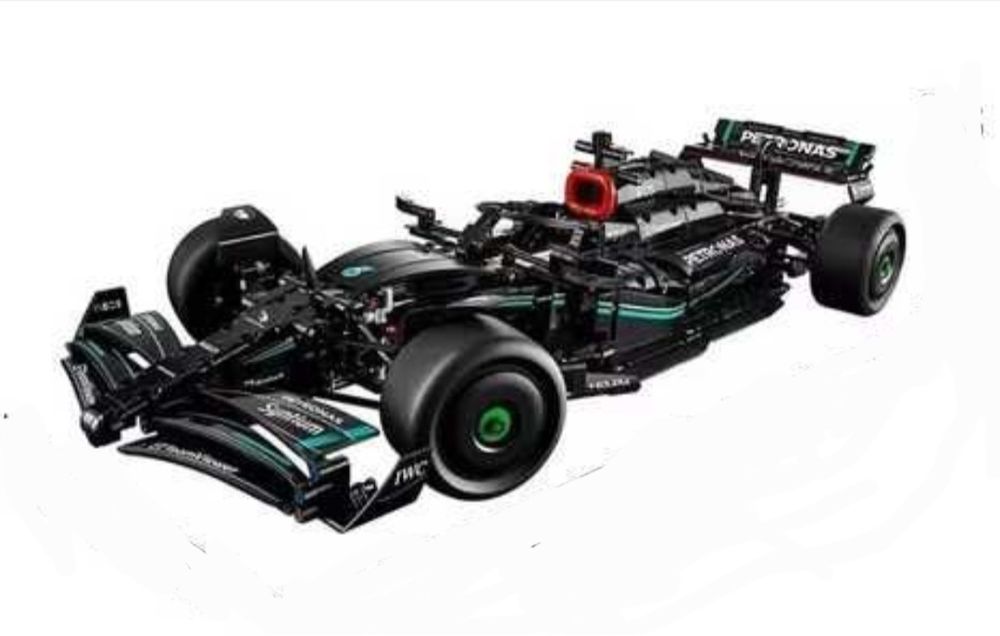Klocki Mercedes AMG F1 W14 E PERFORMANCE  skala1:8