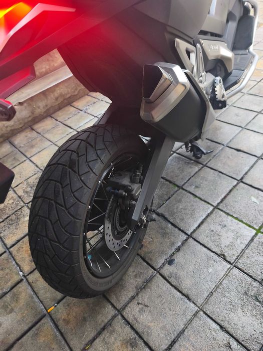 Mota Honda ADV 750