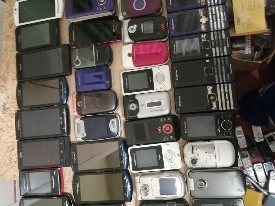 Продам лот телефонів Соні Еріксон