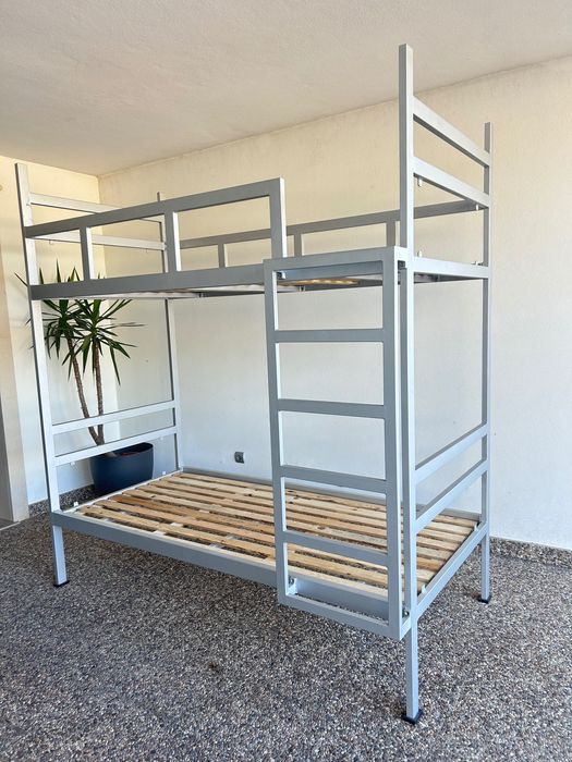 Beliche com estrutura em ferro