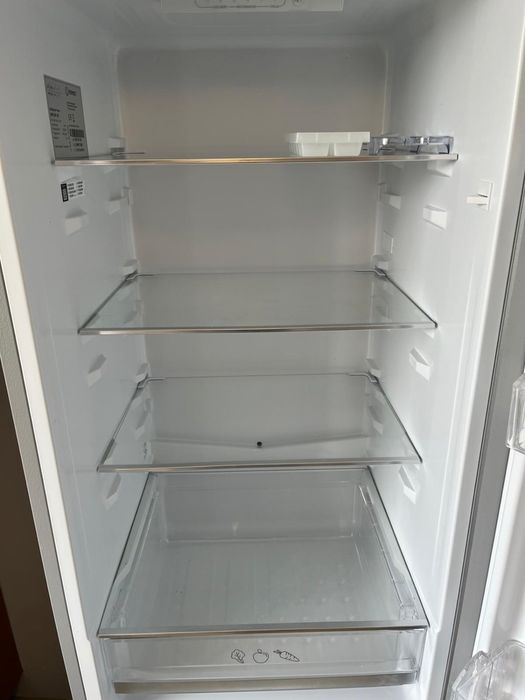 Lodówka Indesit INKS 8261 S4E Srebrna Stan Idealny Gwarancja
