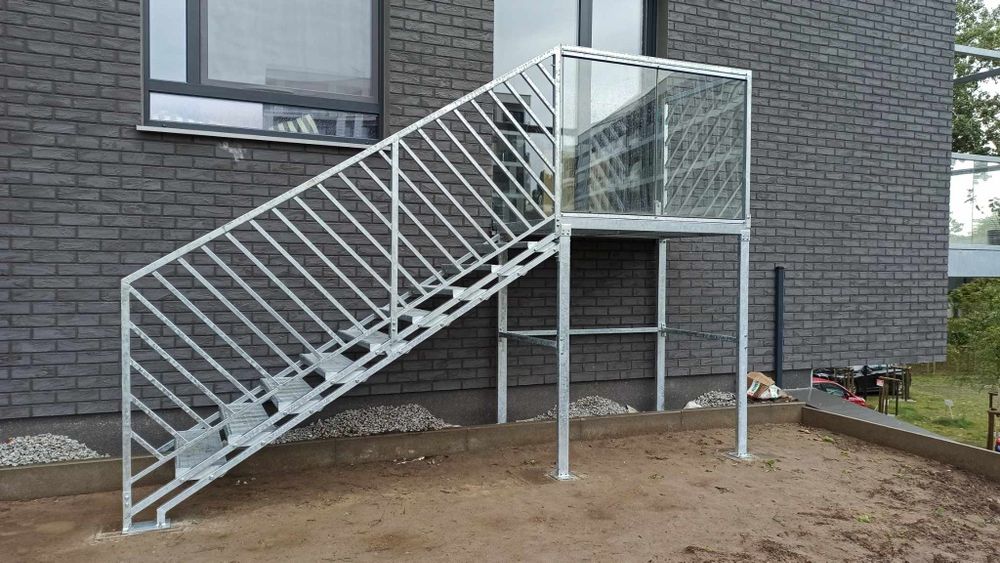 Na wymiar - schody, poręcze, balustrady, kraty, tarasy, zadaszenia, bramy, ogrodzenia, stojaki, meble, donice - metal i drewno