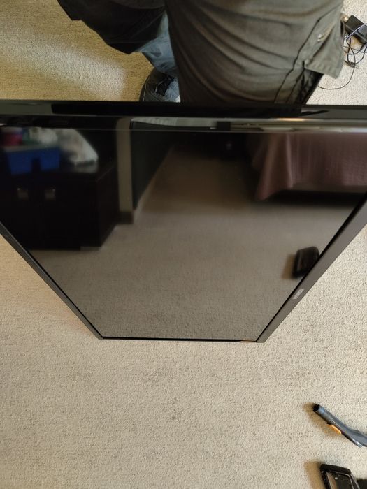 Telewizor Hyundai 40 cali uszkodzone podświetlenie matrycy.