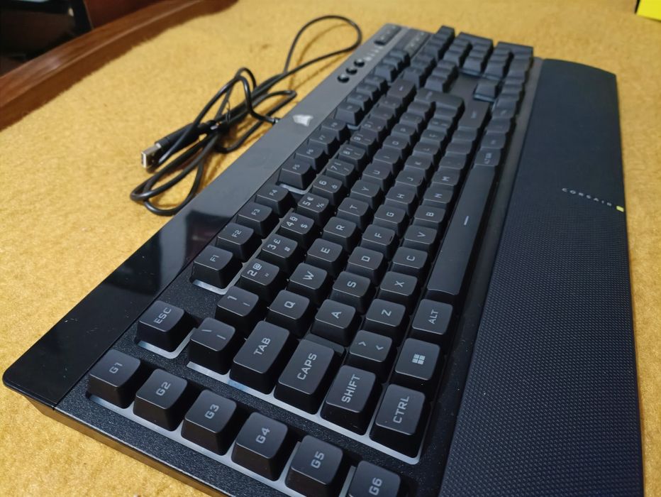 Corsair K55 RGB PRO Teclado Gaming Retroiluminado Preto (novo)