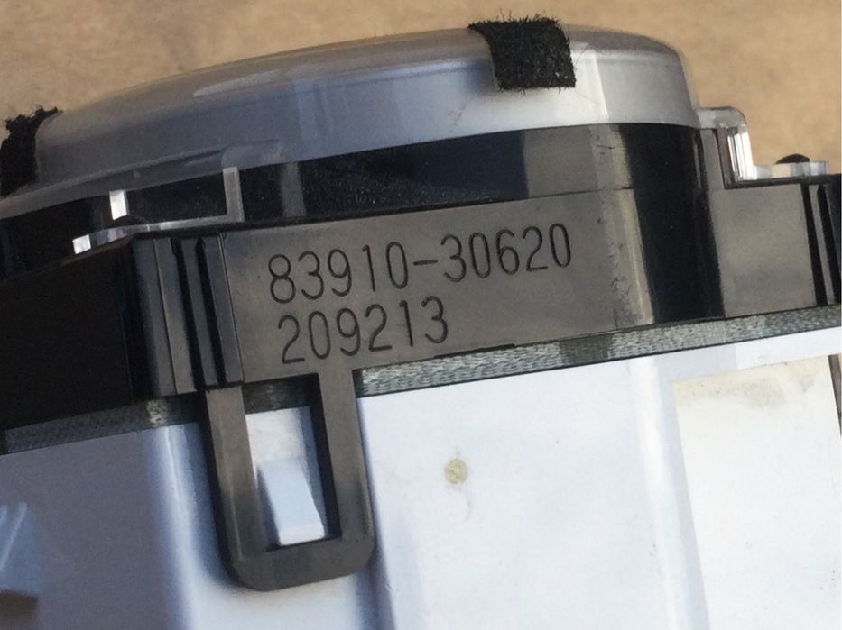 Часы автомобильные «LEXUS»