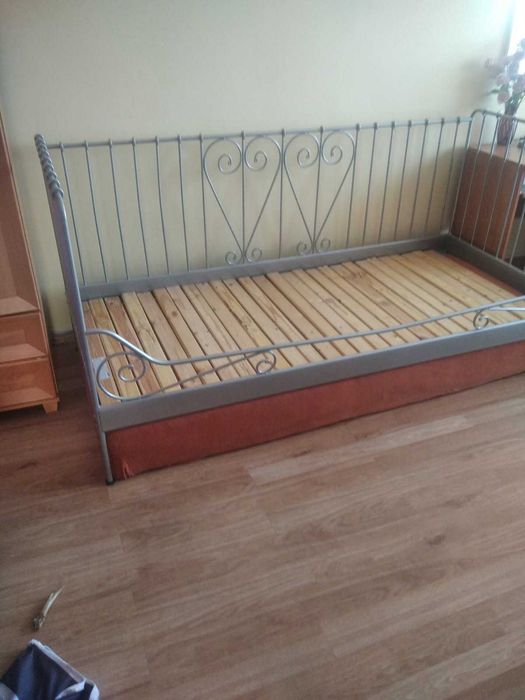 Dwa łóżka pojedyńcze