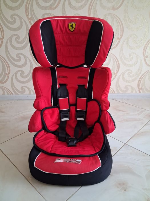 Дитяче автокрісло Scuderia FERRARI