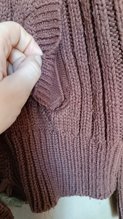 Brązowy sweter Terranova