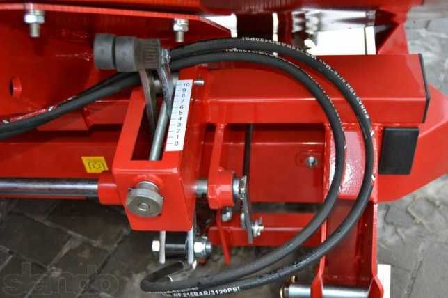 Розкидач міндобрив лійка рум 1000 кг Польща чистий Оригінал