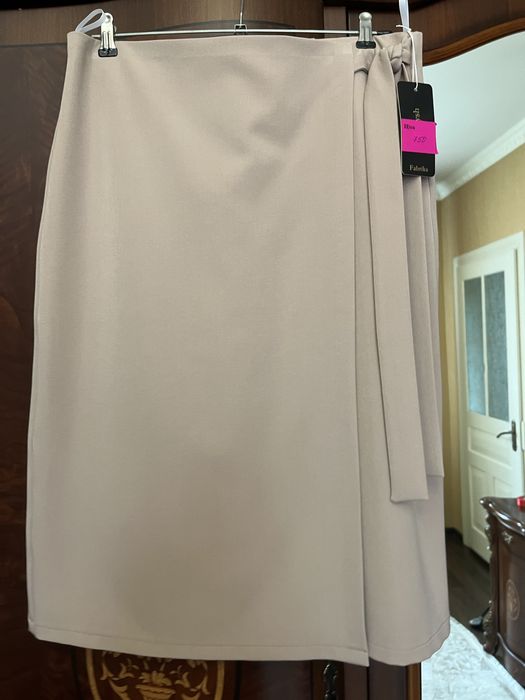 Елегантна спідниця жіноча