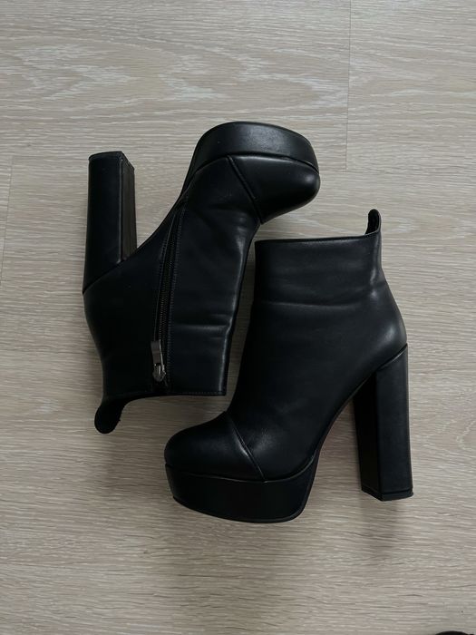 Шкіряні ботильйони 38 р