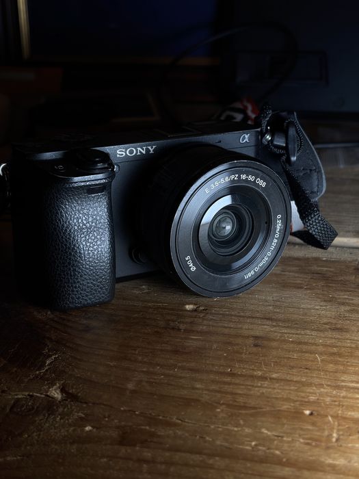 Sony Alpha a6300 + об’єктив 16-50mm