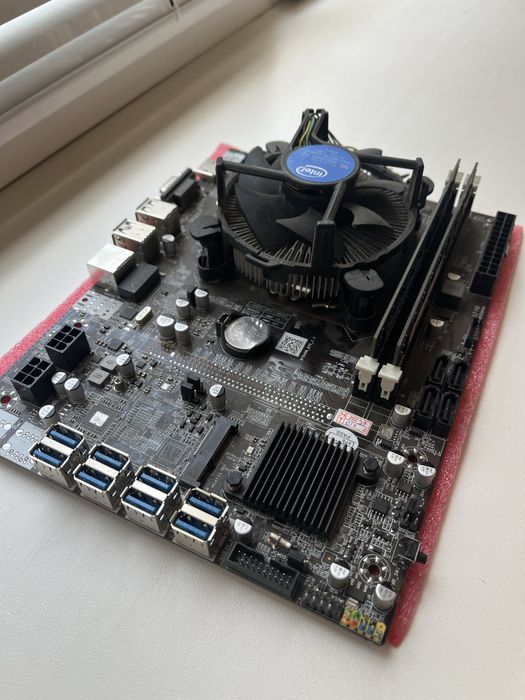 Материнка для майнинга на 8 карт