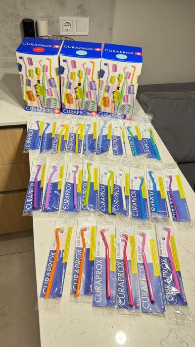 Зубні щітки Монопучки CURAPROX 1006 Single / 1009 Single