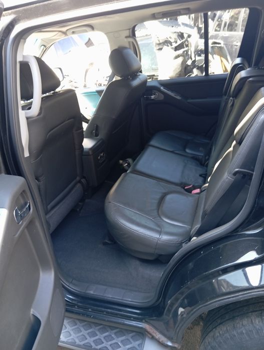 Салон Nissan pathfinder 6рік 7місць