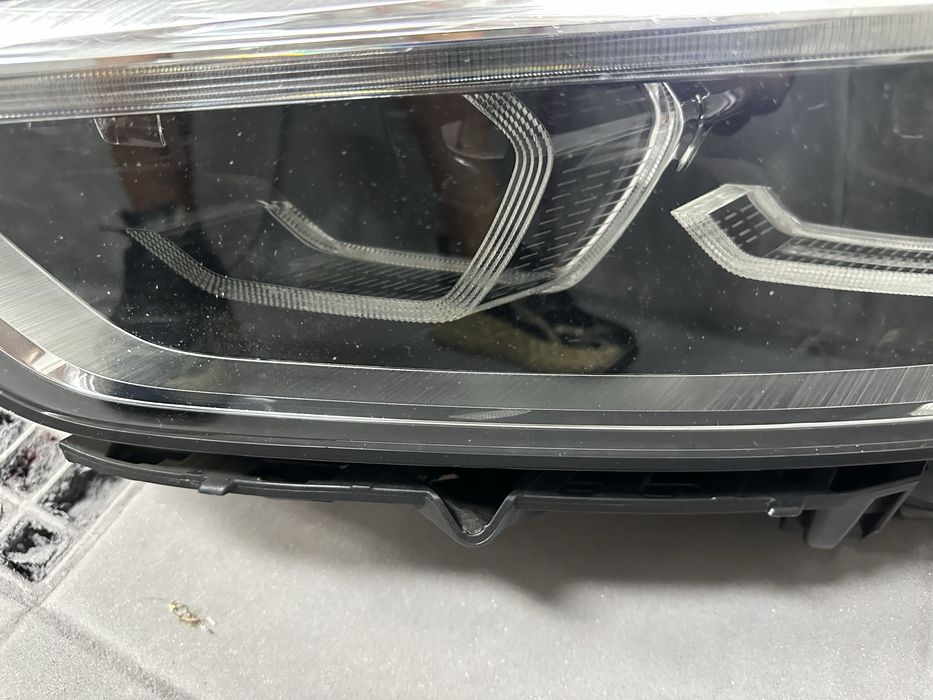 Optica bmw F40 LED como nova