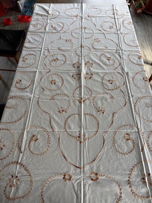 Toalha de mesa bordado de Viana do Castelo manual com 195x137